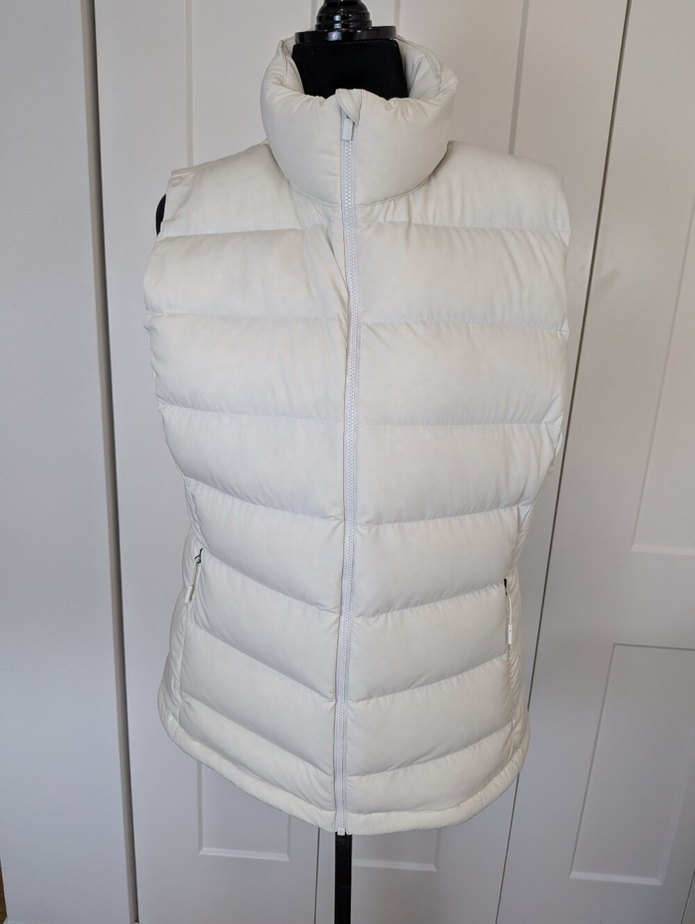 Eddie Bauer Women's 650 Down Premium Goose Down Warm Vest White Sz L Winter EUC